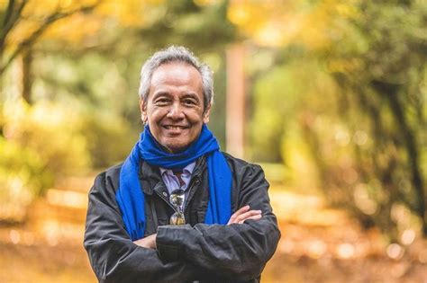 Jim Paredes apologizes for viral video .